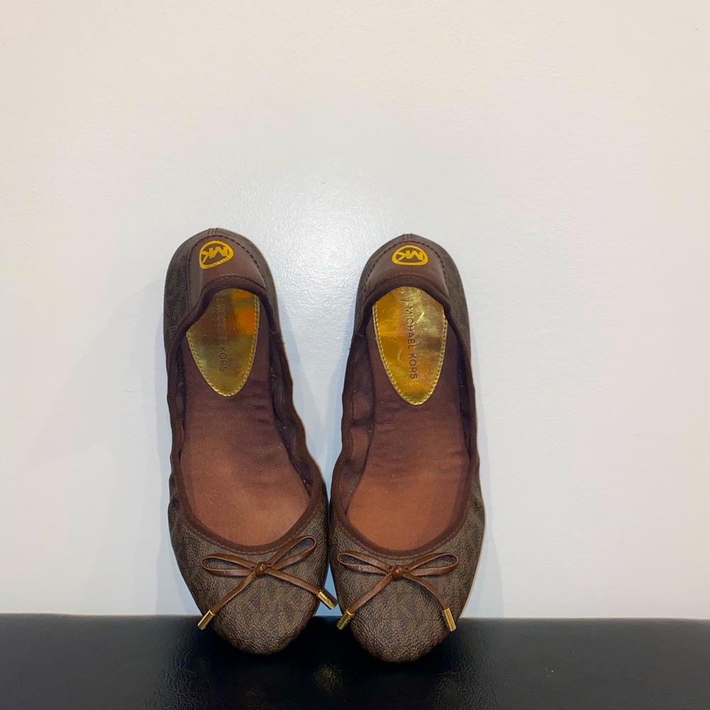 Michael kors ballet flat size 8